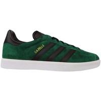 adidas Gazelle men\'s Shoes (Trainers) in green