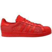adidas Superstar men\'s Shoes (Trainers) in Red