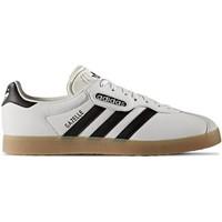 adidas Gazelle Super men\'s Shoes (Trainers) in White