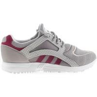adidas Racer Lite W women\'s Shoes (Trainers) in grey