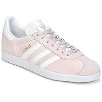 adidas GAZELLE women\'s Shoes (Trainers) in pink