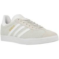 adidas Gazelle W women\'s Shoes (Trainers) in White