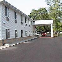Allegan Budget Host Inn