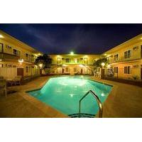Americas Best Value Inn & Suites At The Park/Convention Ctr