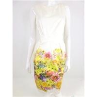 Amphora Size 14 Cream Floral Pattern Sleeveless Dress With Pocket