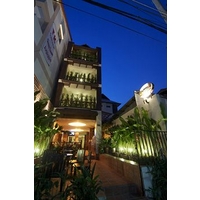 Anoma Boutique House