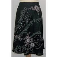 Anne Carson-Size 8-Black Floral-Skirt.