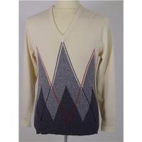 aquascutum size 40 chest cream cashmere jumper with argyle pattern on  ...
