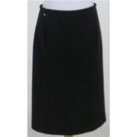Aquascutum, size S black knee length skirt
