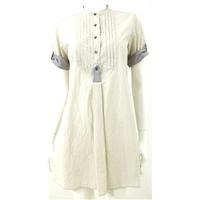 Aquascutum Size Medium White and Grey Shirt Dress