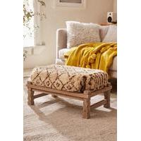 Asmae Stool, NEUTRAL