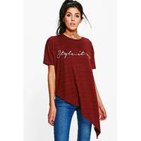 Asymmetric Hem Slogan Tee - wine