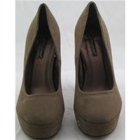 atmosphere size 3 mink platform block heeled court shoes