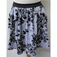 atmosphere size 8 grey mini skirt