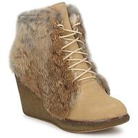 Australia Luxe ABBEY RABB T FUR women\'s Low Ankle Boots in BEIGE