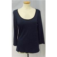 Autograph size 10 black/blue top