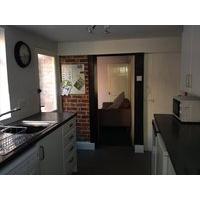 Available - room in professional/ postgrad houseshare