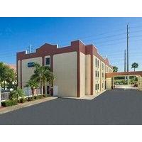 Baymont Inn & Suites Orlando - Universal Studios