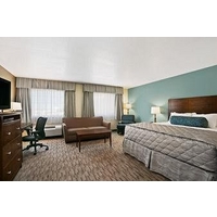 Baymont Inn And Suites Minot ND