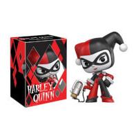 Batman Harley Quinn Super Deluxe Vinyl Figure