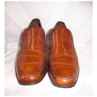 barkers size 6 brown loafers