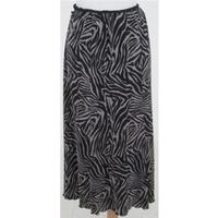 bassini size xl brown patterned skirt