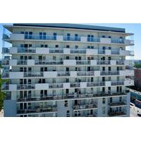 Bently Apartments Seasite Four O...