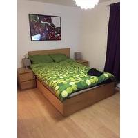 Beautiful double room available in Barking