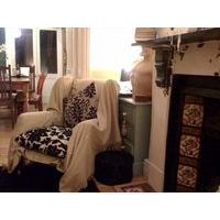 Beautiful town house in Canterbury, all bills inc - mature but funarty foodie housemates