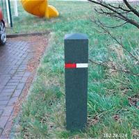 BERKELEY Recycled Rubber Bollard 700mmH Pyramid Head Concrete In