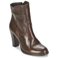 betty london managuita womens low ankle boots in brown