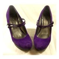 belle mimi size 4 purple court shoes