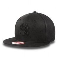 Black on Black Suede NY Yankees 9FIFTY Snapback