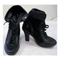 black ankle boots size 4 atmosphere