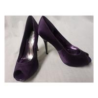 black gardenia size 4 purple peep toe heeled shoes black gardenia size ...