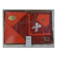 B.N.I.B. 8 Piece Retro Linen Place Mat Set. Boxed. Courtaulds