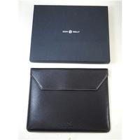 BNIB Dom Reilly Document / iPad case