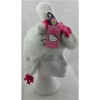 bnwt ms age 6 18 months hello kitty hat and mittens set