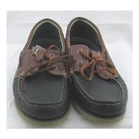 BNWT Blue Harbour, size 9.5 navy leather boat shoes