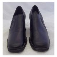 BNWT Marks & Spencer Size 4.5 Black Shoes