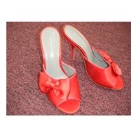 BNWT- Kurt Geiger - Size: 7 - Red - Peep toe shoes