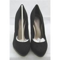 BNWT M&S, size 7.5 black faux suede court shoes