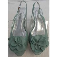 BNWT Next size 5 mint green slingback sandals