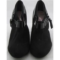 BNWT M&S, size 4.5 black shoe/boots