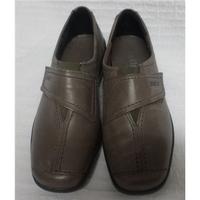 bnwot hotter size 45 taupe leather shoe bnwot hotter size 45 beige fla ...