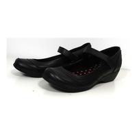 BNWOT Marks & Spencer Size 3 Black Velcro Strap Shoes