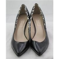 BNWT Autograph, size 5.5 black patent court shoes