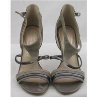 BNWT Autograph, size 5 mink mix sandals