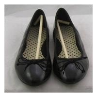 BNWT M&S Kids, size 4/37 black patent effect ballerina pumps