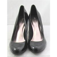 bnwt ms size 8 black patent effect court shoes